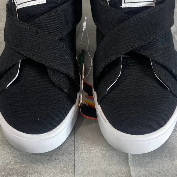 Goats Women's Black Canvas Crisscross Straps Platform Slip-On Sneakers SZ 6 - Picture 7 of 12